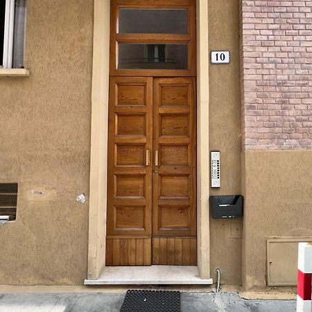 Charming Apartment Near Saragozza Болонья Экстерьер фото