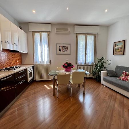Charming Apartment Near Saragozza Болонья Экстерьер фото