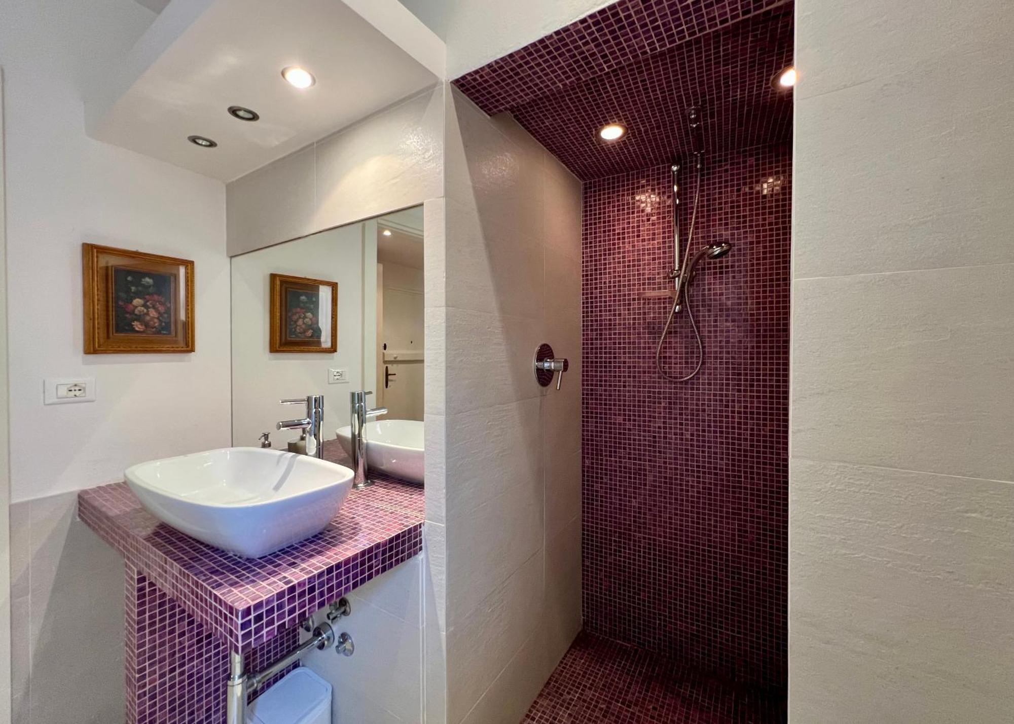 Charming Apartment Near Saragozza Болонья Экстерьер фото