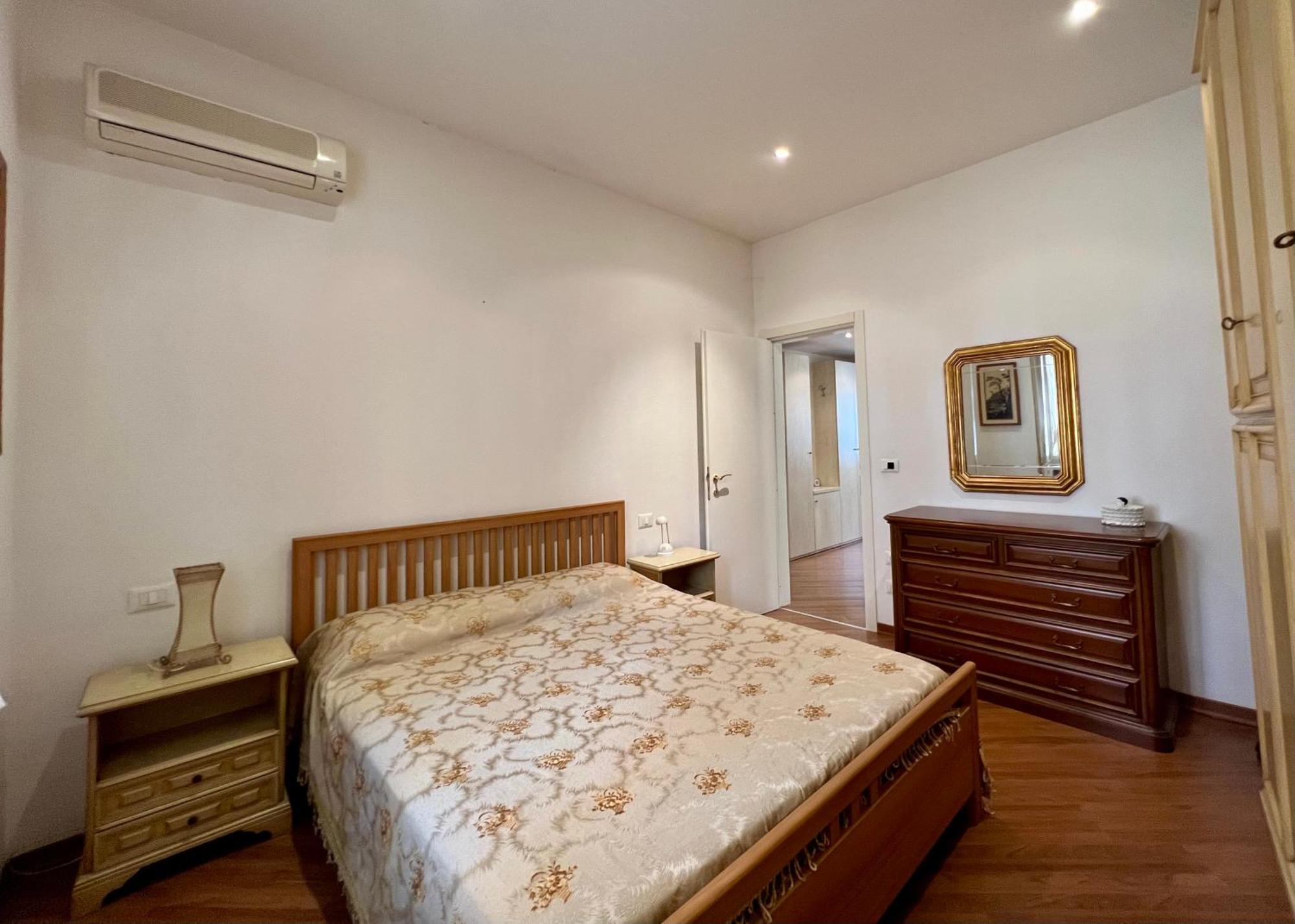 Charming Apartment Near Saragozza Болонья Экстерьер фото