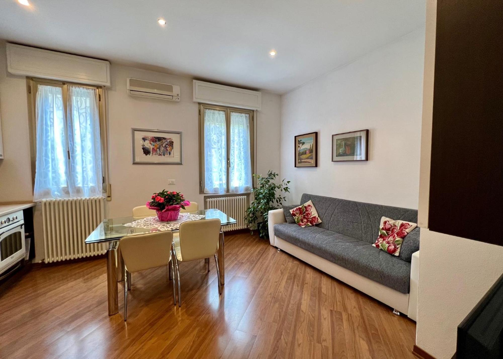 Charming Apartment Near Saragozza Болонья Экстерьер фото